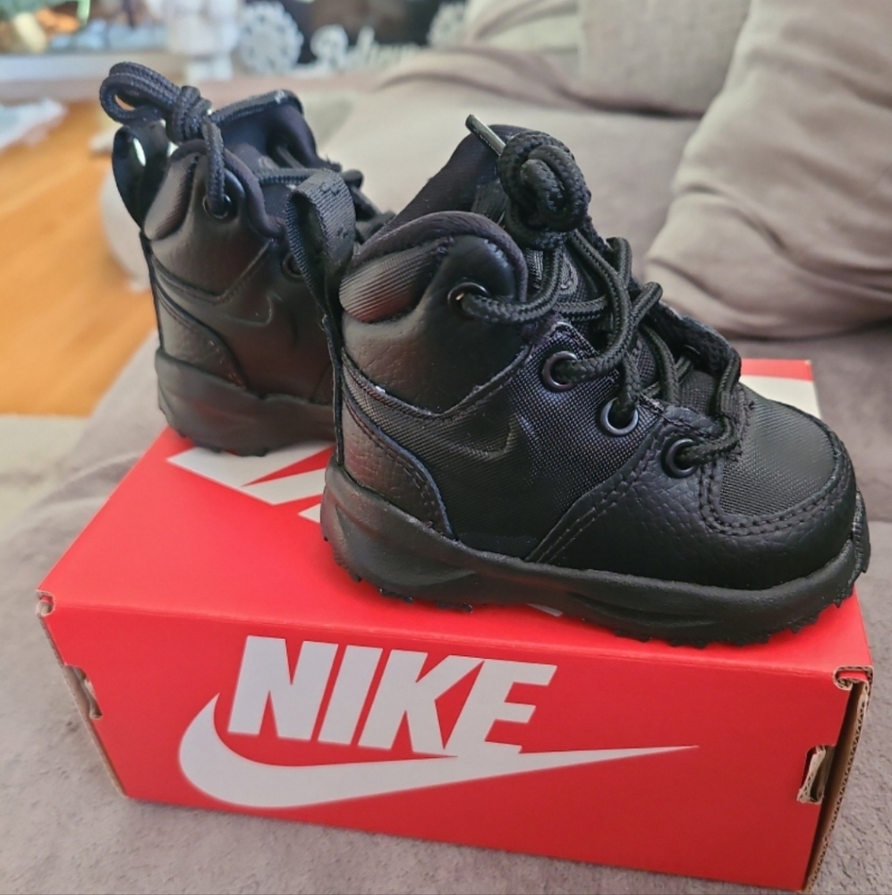 Nike Infant Black Boots